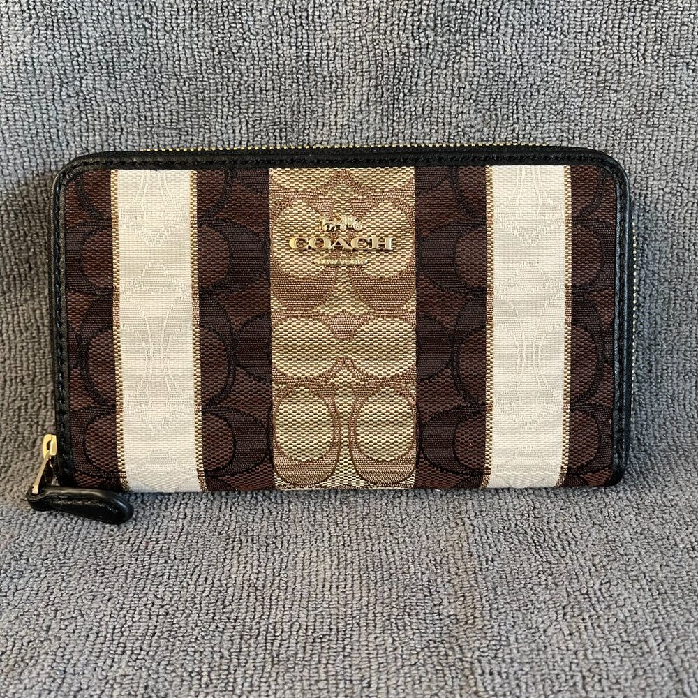 COACH C8419 Medium Id Zip Wallet In Signature Jacquard With Tan/Brown Stripes